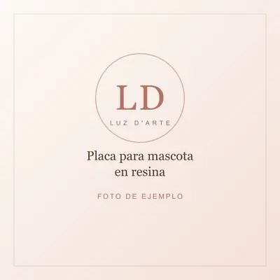 Producto de ejemplo: placa personalizada para mascota en resina epóxica
